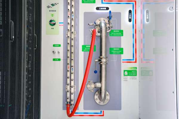AI狂飚的背后:看施耐德电气如何以持续创新点亮智算产业未来